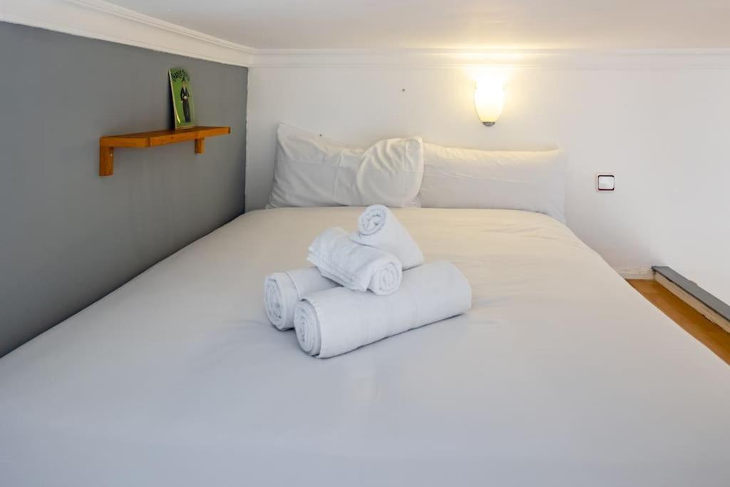 Beautiful Apartment In Malasana For 3 Pax - Ferrer Madrid Bagian luar foto