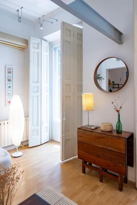 Beautiful Apartment In Malasana For 3 Pax - Ferrer Madrid Bagian luar foto