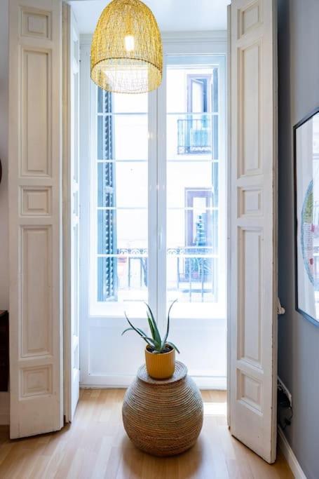 Beautiful Apartment In Malasana For 3 Pax - Ferrer Madrid Bagian luar foto