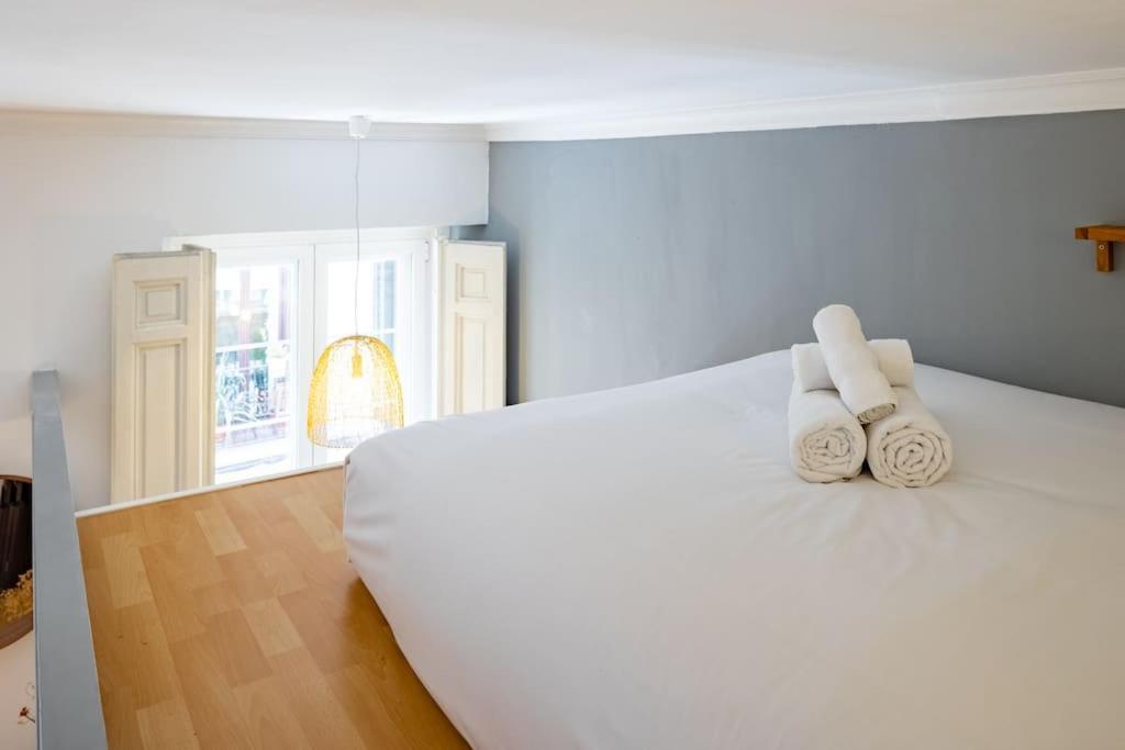 Beautiful Apartment In Malasana For 3 Pax - Ferrer Madrid Bagian luar foto