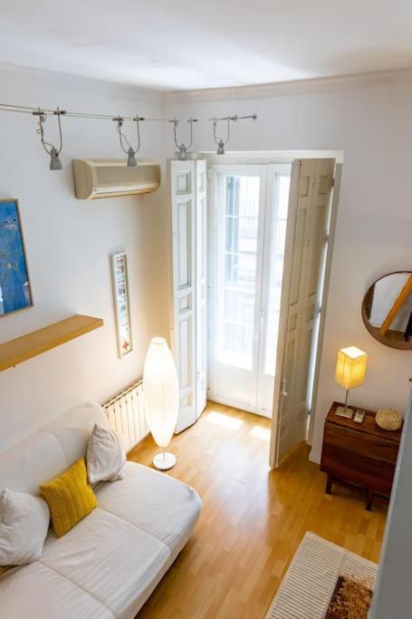 Beautiful Apartment In Malasana For 3 Pax - Ferrer Madrid Bagian luar foto